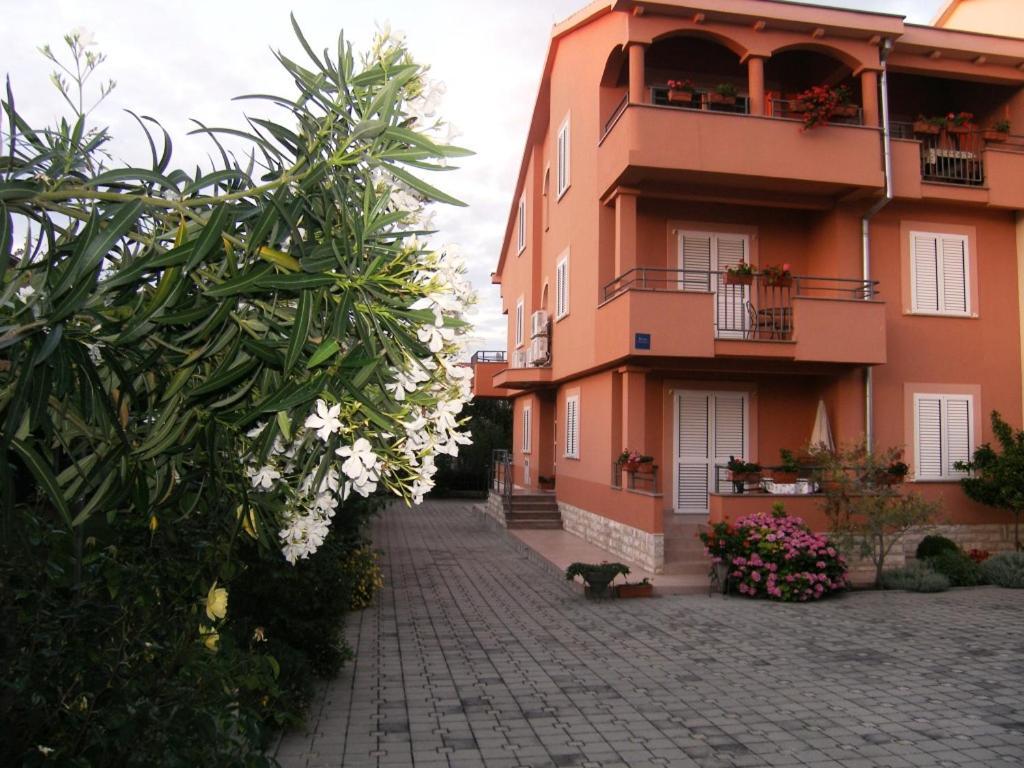 Apartments Juran Сукошан Экстерьер фото